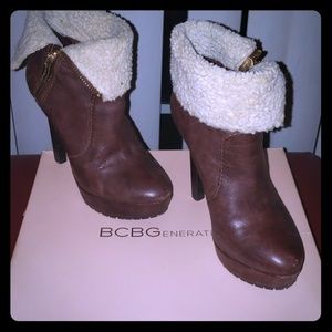 BCBGeneration brown Platform two way boot size 6